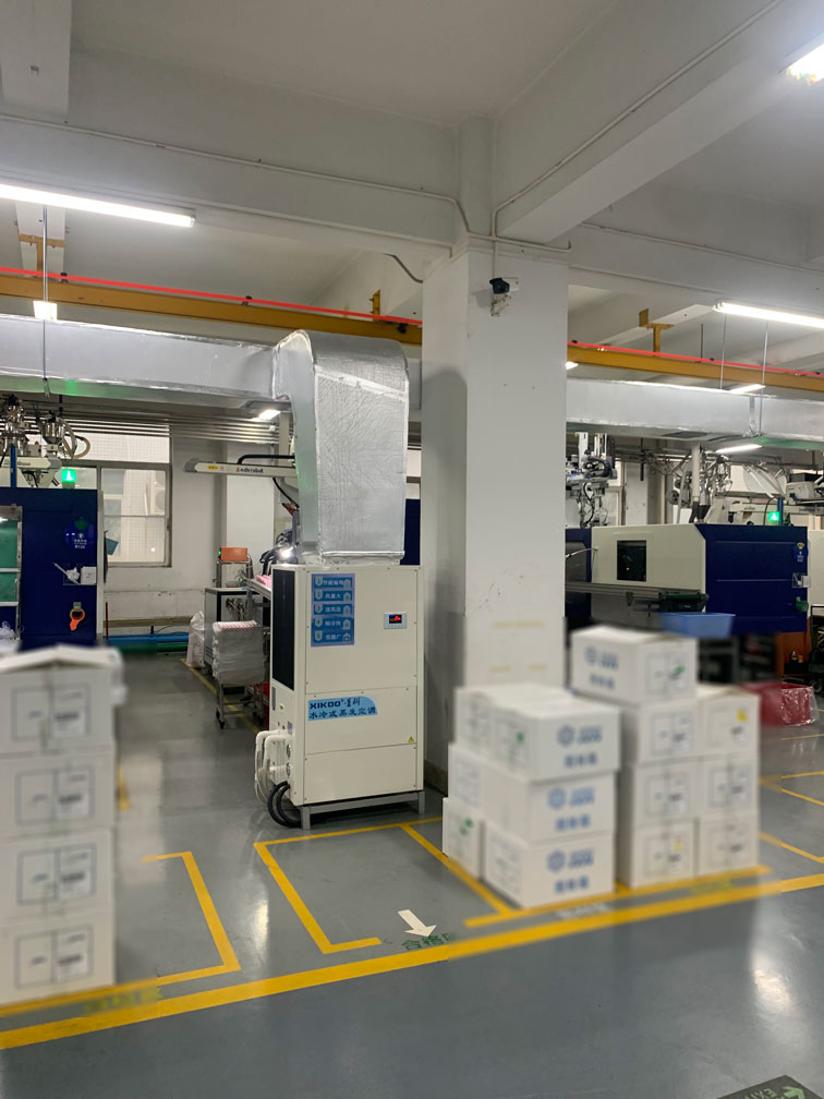 大型注塑廠區(qū)域降溫，應用蒸發(fā)冷省電空調(diào) -立式管道機